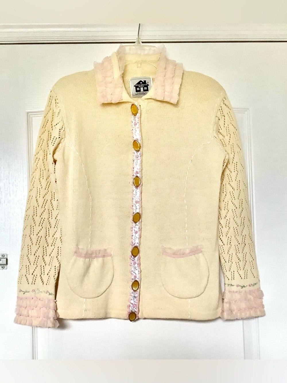 VINTAGE STORYBOOK KNITS CREAM AND PINK CARDIGAN EMBELLISHED WITH PEARLS-SIZE XS